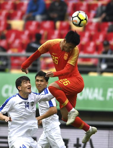 国足vs乌兹别克斯坦中国杯的相关图片
